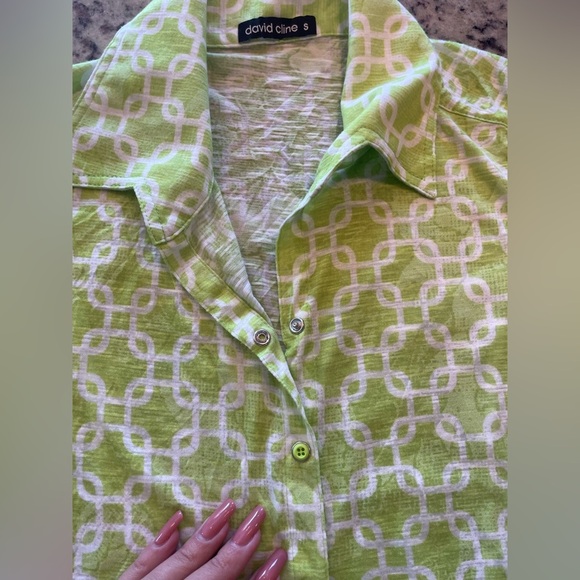 New David Cline, Geo patterned button up top with snaps size small - Picture 4 of 4